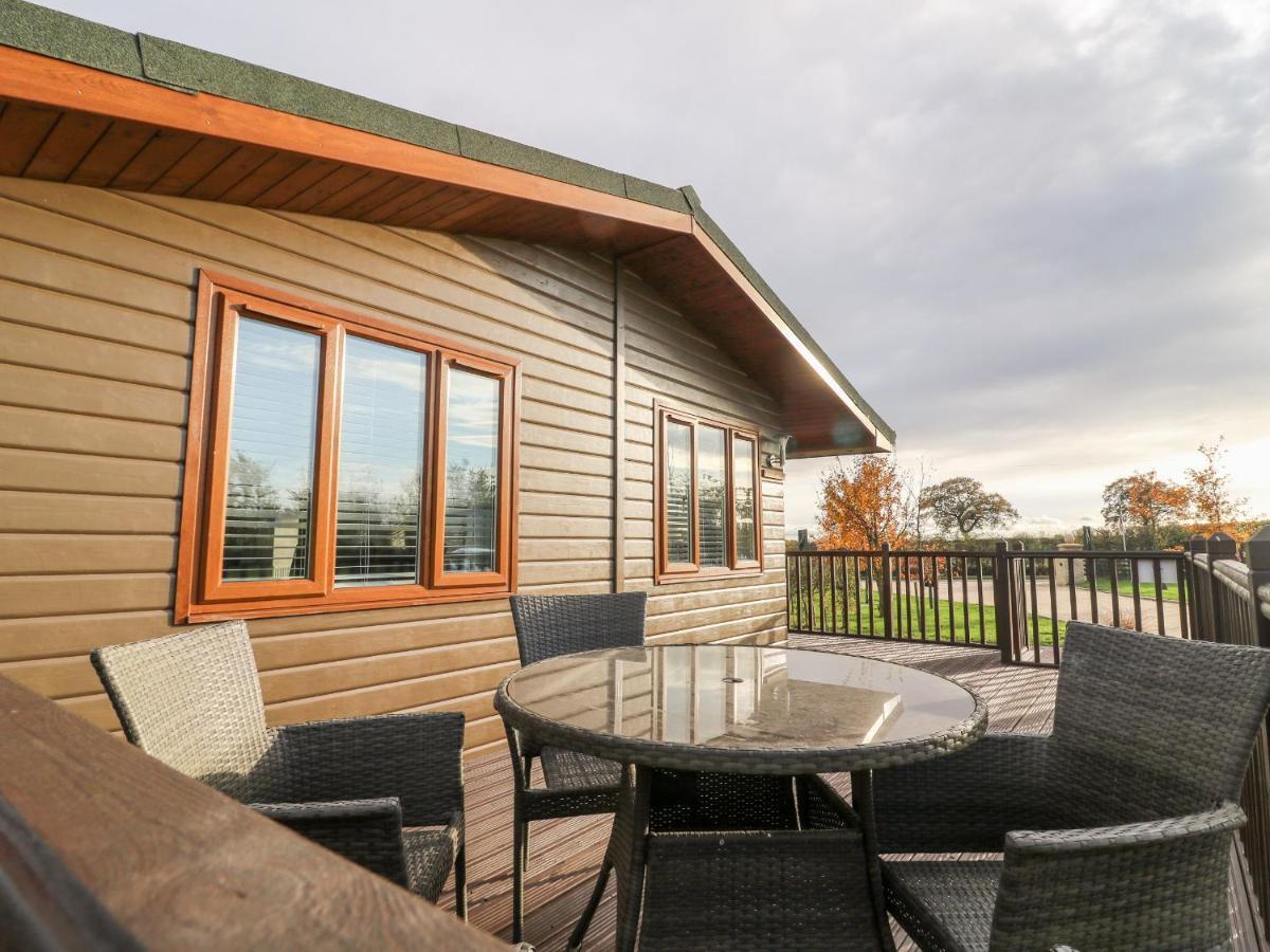 Oakwood Lodge York Exterior foto